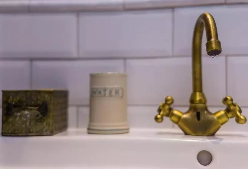 پانسیون Groc Rooms