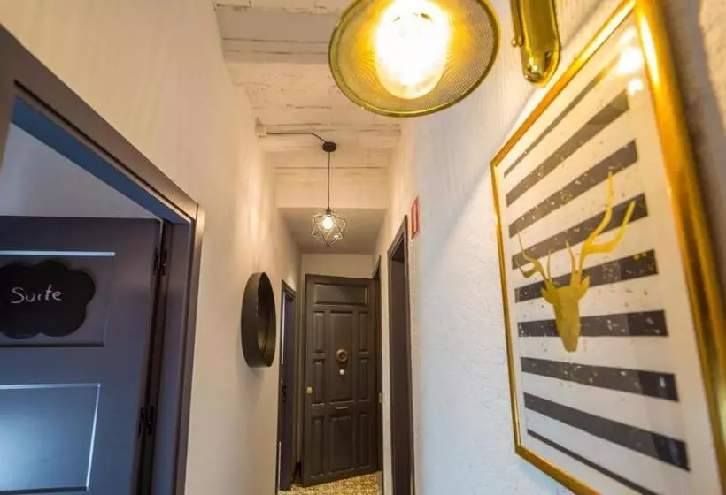 پانسیون Groc Rooms