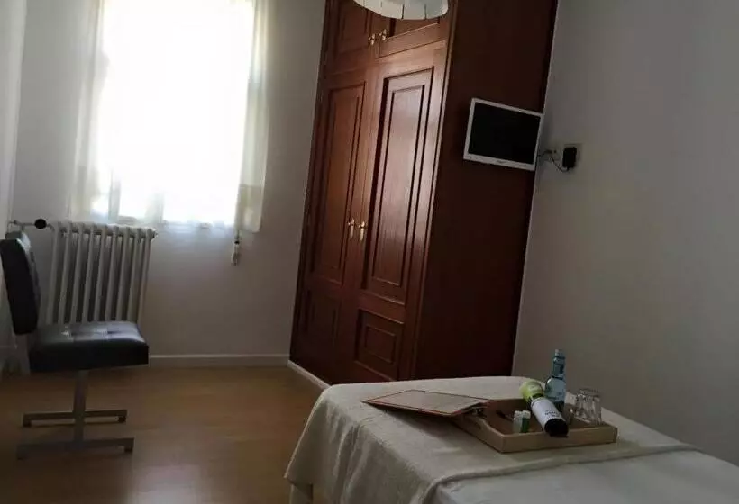 Majatalo Mon Comeysueña Guesthouse