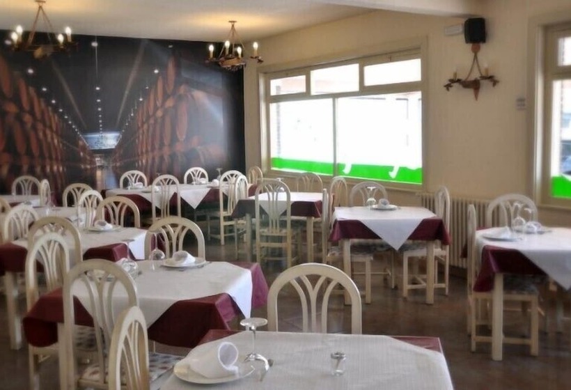 بنسيون La Viña De Rueda