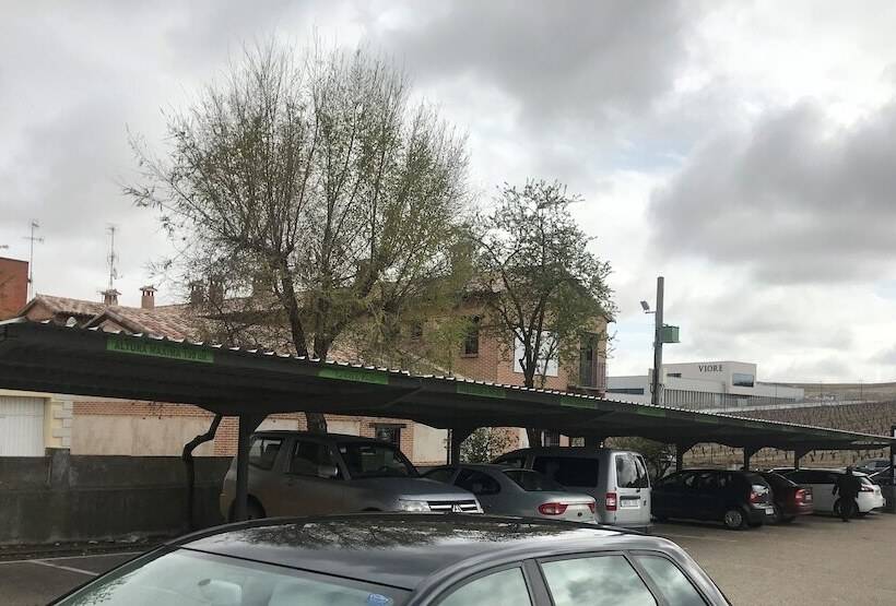 بنسيون La Viña De Rueda