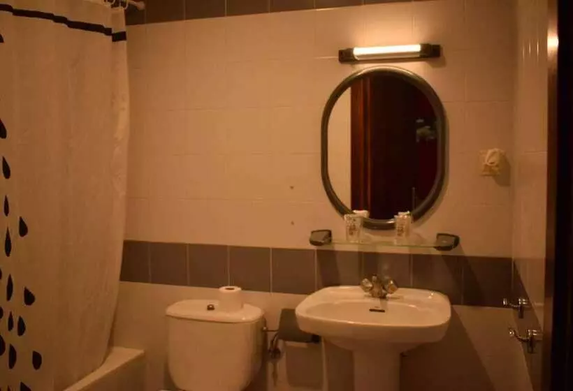 پانسیون Hostal La Tablada