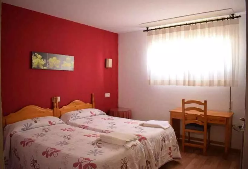 پانسیون Hostal La Tablada
