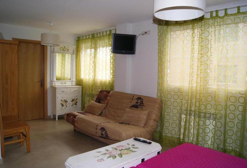 膳宿费 Hostal Peñacárdena