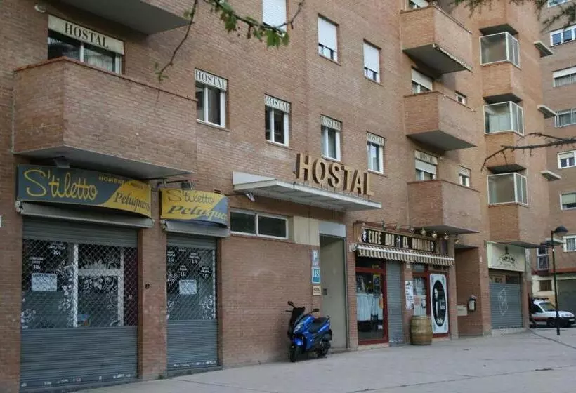 پانسیون Hostal Puente De Piedra