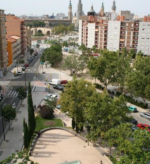 Пансион Hostal Puente De Piedra