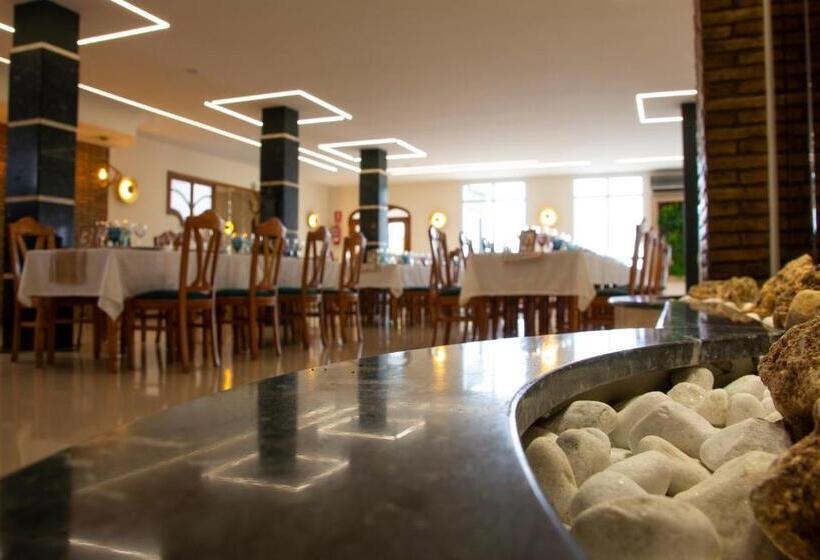 بنسيون Hostal Restaurante El Cary