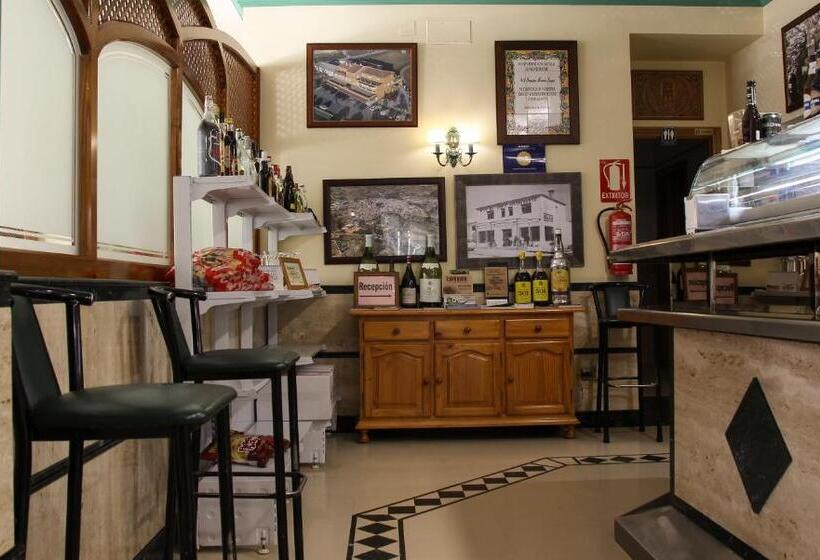 بنسيون Hostal Restaurante El Cary