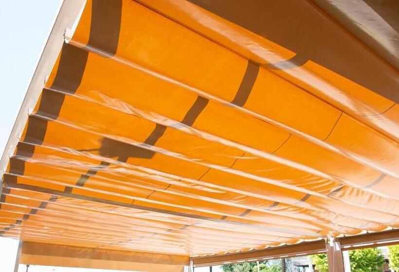 بنسيون Hostal Restaurante El Cary