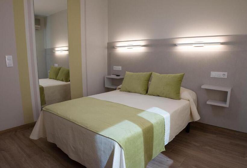 بنسيون Hostal Restaurante El Cary