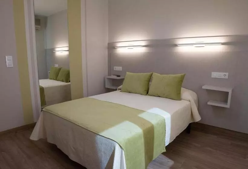 ペンション Hostal Restaurante El Cary