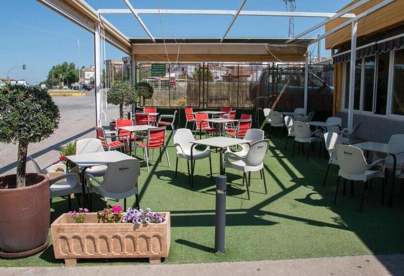 بنسيون Hostal Restaurante El Cary