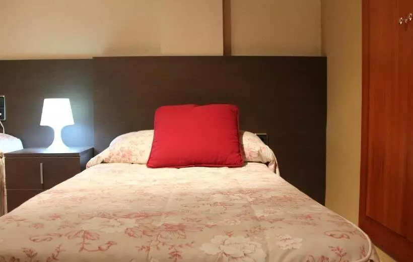 ペンション Hostal Cafeteteria Goya