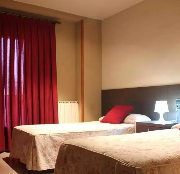 ペンション Hostal Cafeteteria Goya