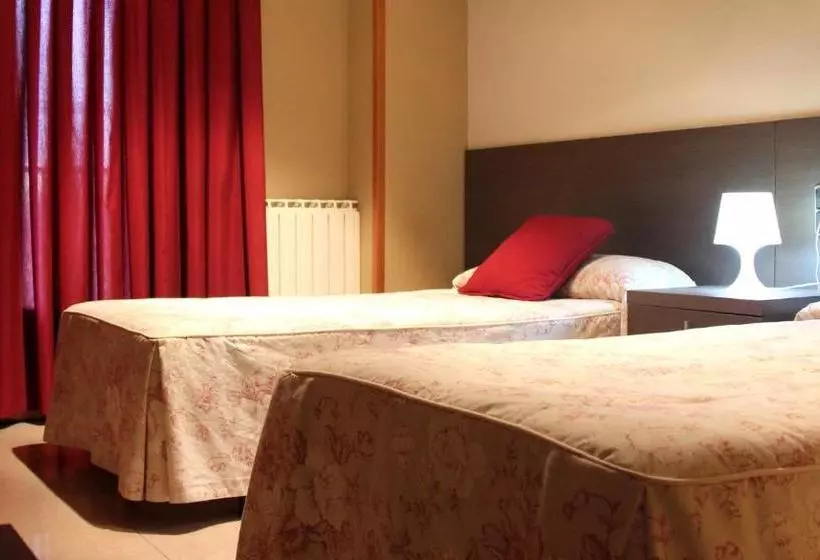 ペンション Hostal Cafeteteria Goya