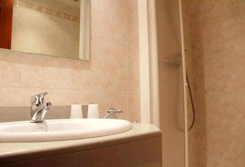 ペンション Hostal Cafeteteria Goya