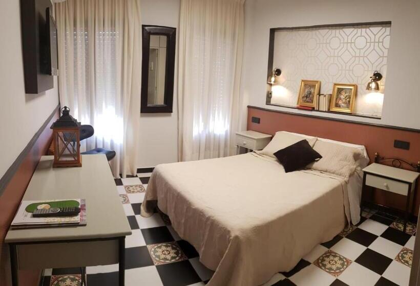 פנסיון Hostal El Lechuguero