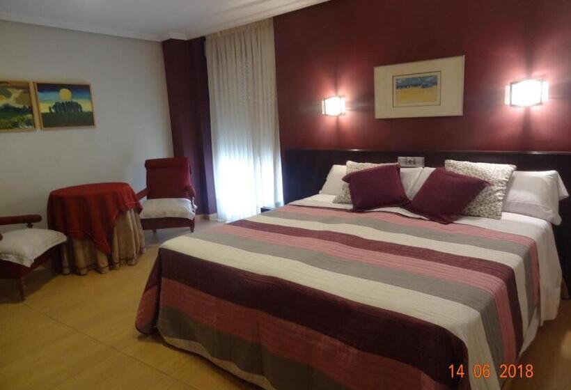 פנסיון Hostal El Lechuguero