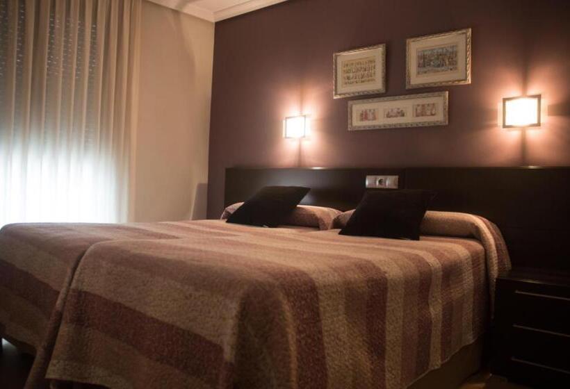 פנסיון Hostal El Lechuguero