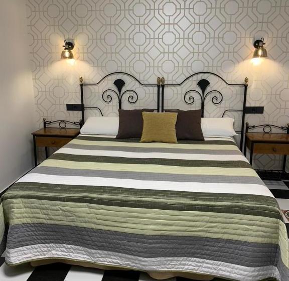 פנסיון Hostal El Lechuguero