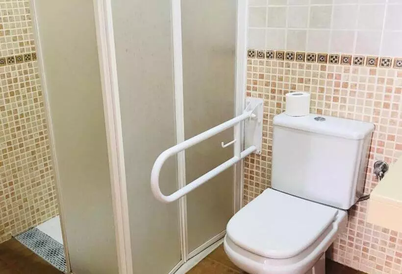 پانسیون Hostal La Tarayuela