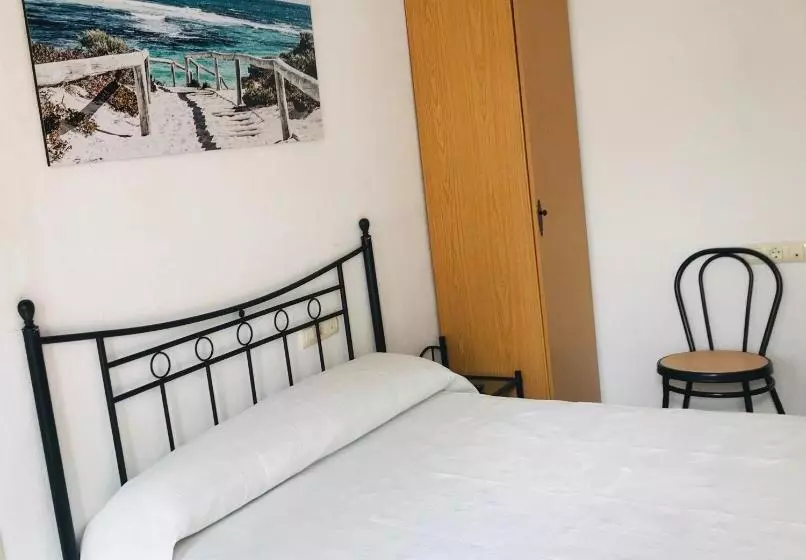 پانسیون Hostal La Tarayuela