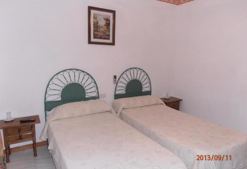 Пансион Hostal Restaurante Las Rejas