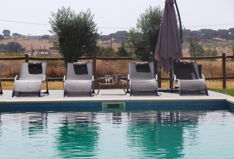 هاستل Dh Country House