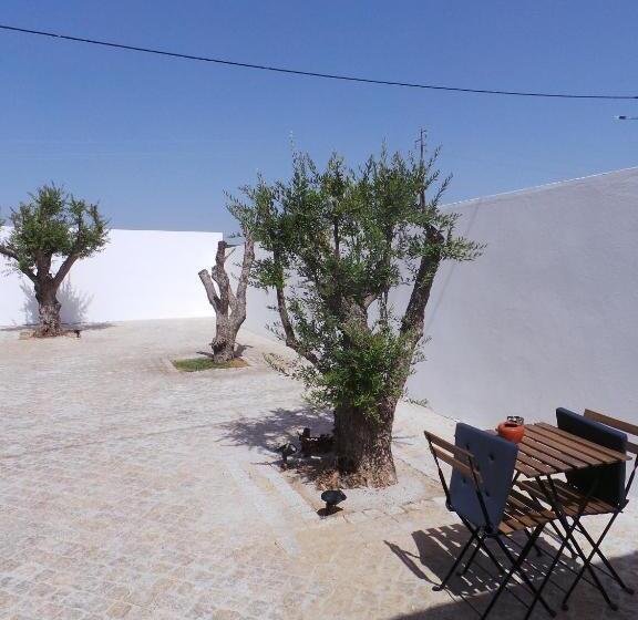 هاستل Dh Country House