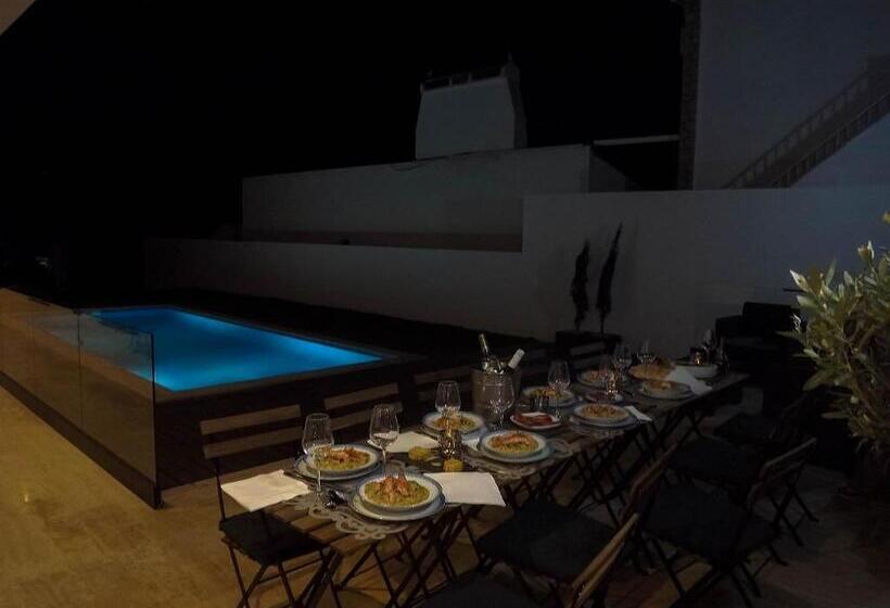 هاستل Dh Country House