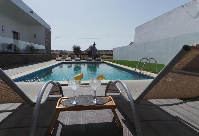 هاستل Dh Country House