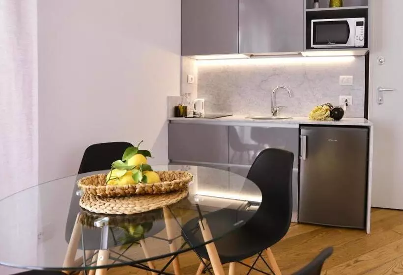 Palazzina B Contemporary Studio