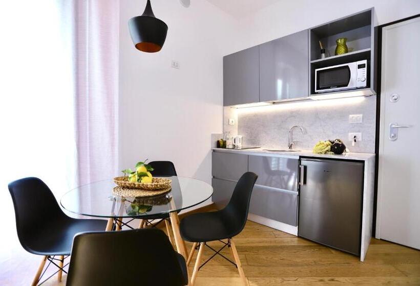 Palazzina B Contemporary Studio