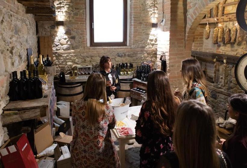 فندق Agriturismo La Ratta