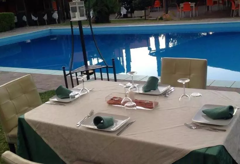 ホテル Agriturismo Villa Pina