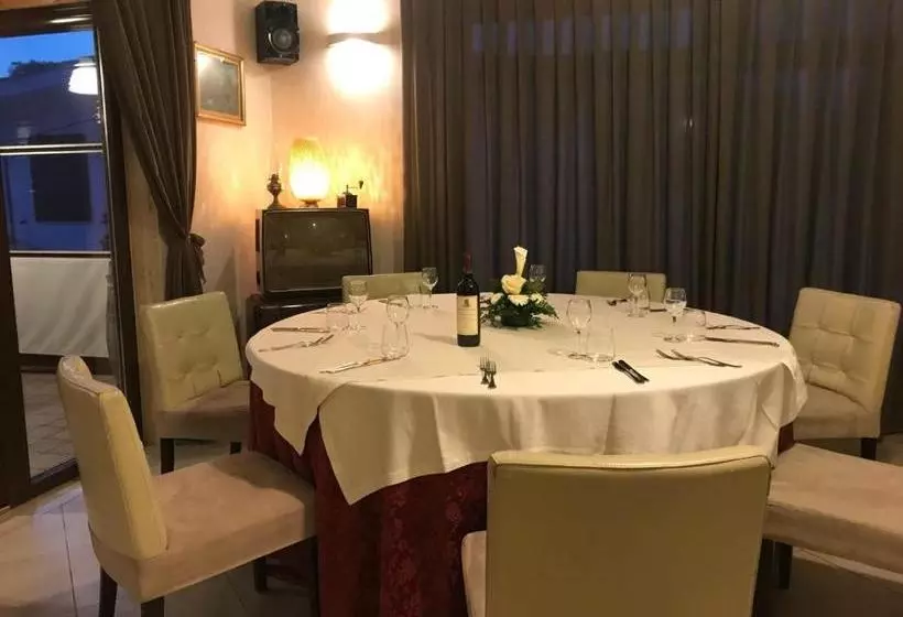 ホテル Agriturismo Villa Pina