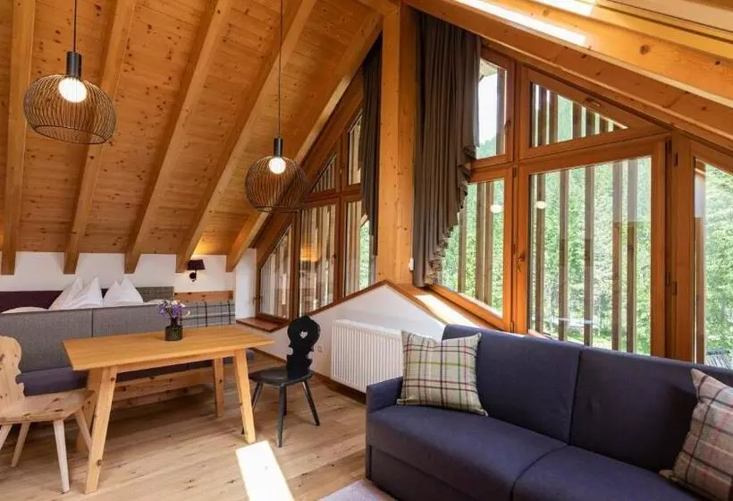 هتل Natura Boutique Chalet Wellness Spa