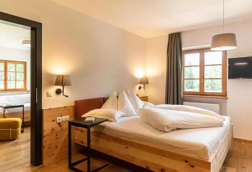 هتل Natura Boutique Chalet Wellness Spa