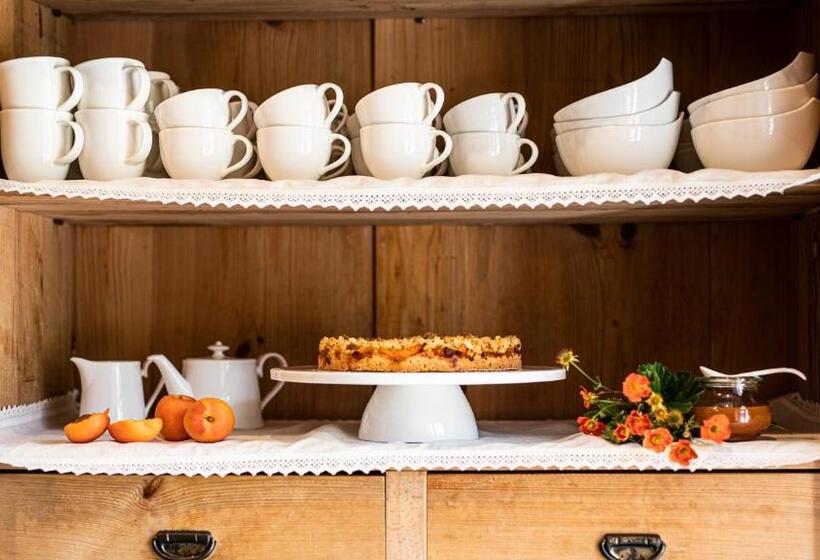 Отель Natura Boutique Chalet Wellness Spa