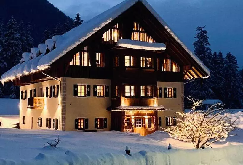 هتل Natura Boutique Chalet Wellness Spa