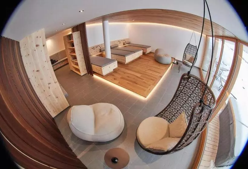 هتل Natura Boutique Chalet Wellness Spa