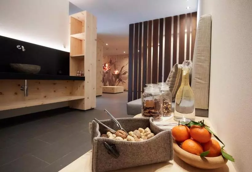 هتل Natura Boutique Chalet Wellness Spa