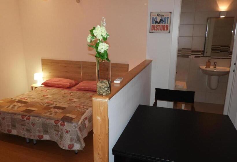 פנסיון Arco Della Neve Guest House