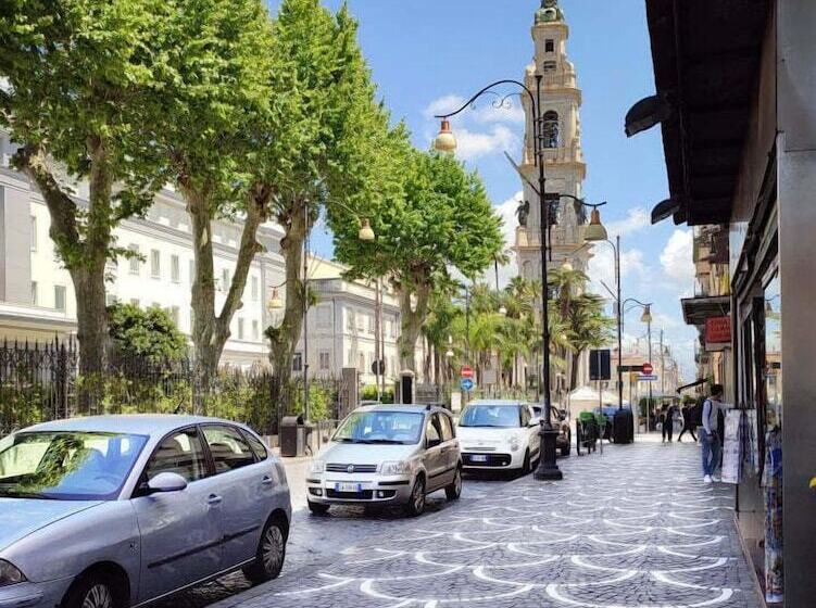 پانسیون Ravida Suites