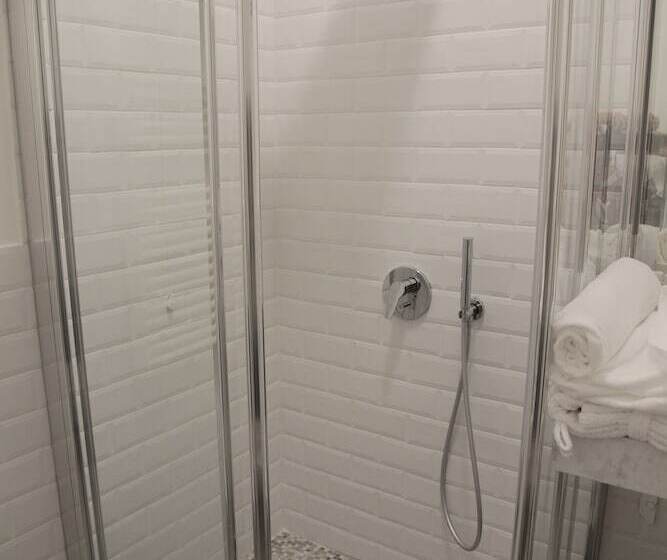 پانسیون Ravida Suites