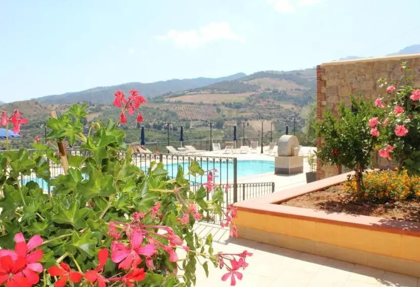 ホテル Agriturismo Le Campanelle   Sicilia   Cefalù
