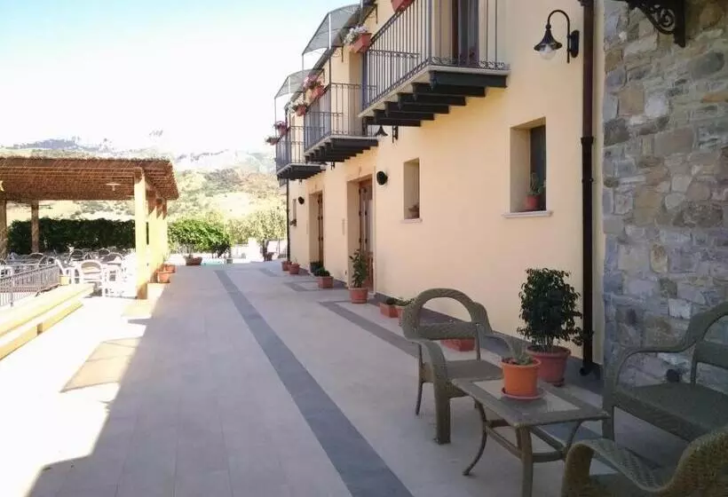 ホテル Agriturismo Le Campanelle   Sicilia   Cefalù
