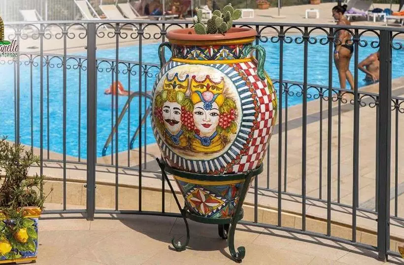 ホテル Agriturismo Le Campanelle   Sicilia   Cefalù