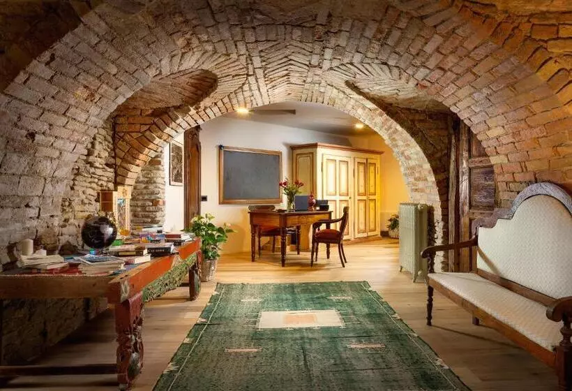 ペンション Borgese Camere E Suites