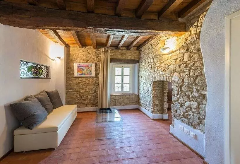 Retkeilymaja Borgo Cadonega